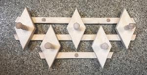 Вешалка из осины АЛМАЗ 5 крючков (2 планки)