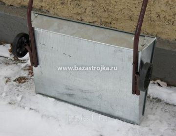 Движок для снега пластмас. на колесиках ал. планка 800х440